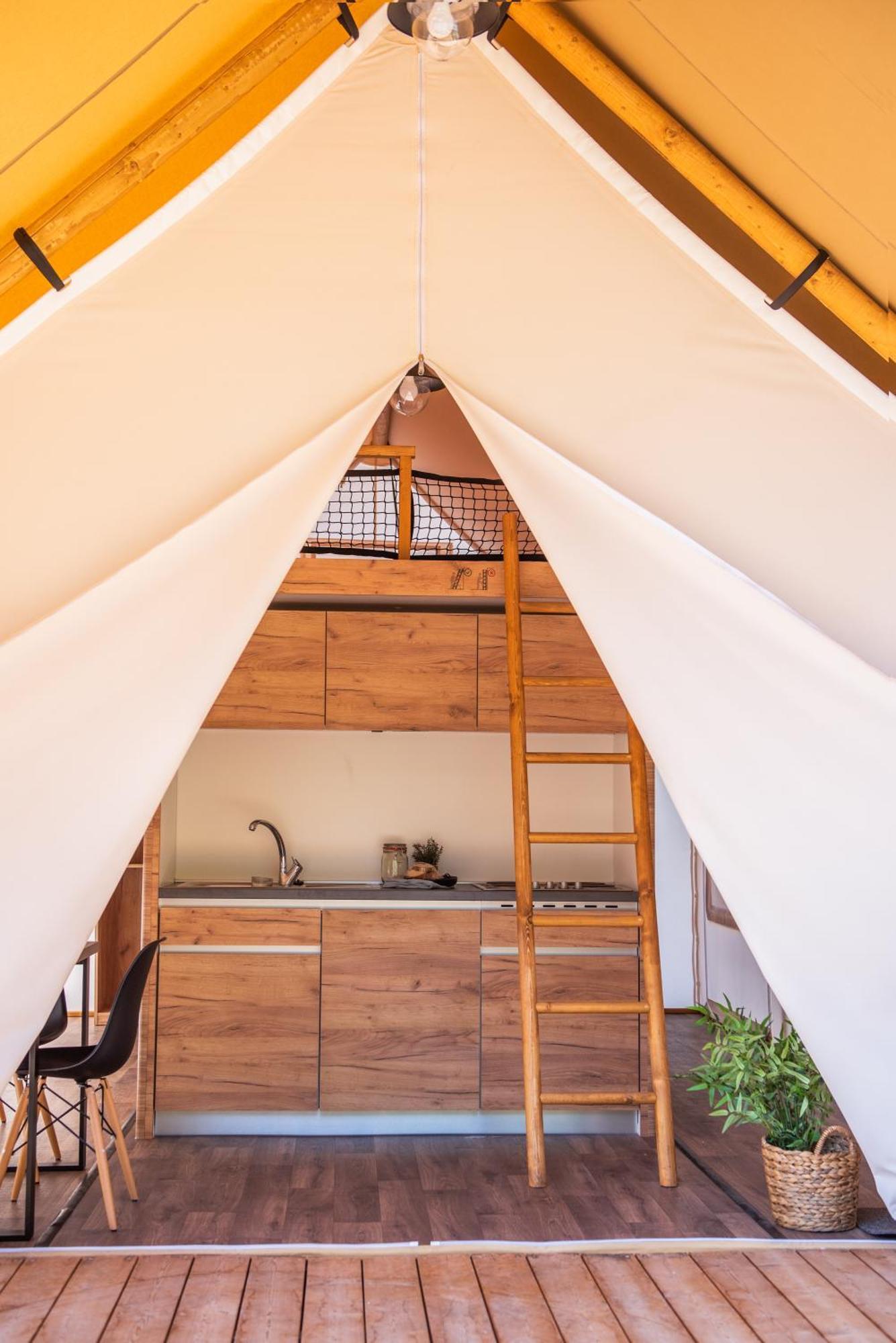 فندق Forrest Glamping Banská Štiavnica المظهر الخارجي الصورة
