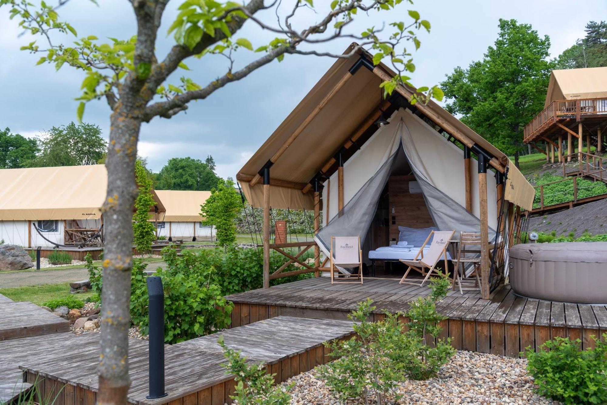 فندق Forrest Glamping Banská Štiavnica المظهر الخارجي الصورة