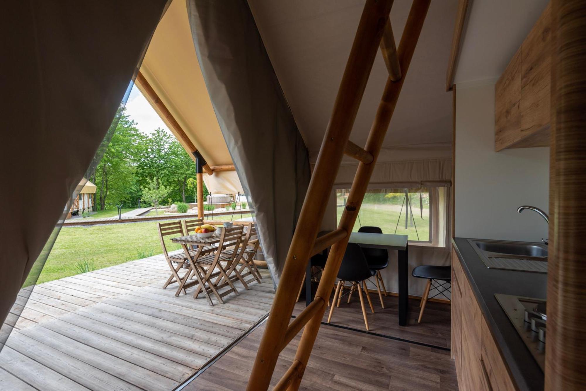 فندق Forrest Glamping Banská Štiavnica المظهر الخارجي الصورة