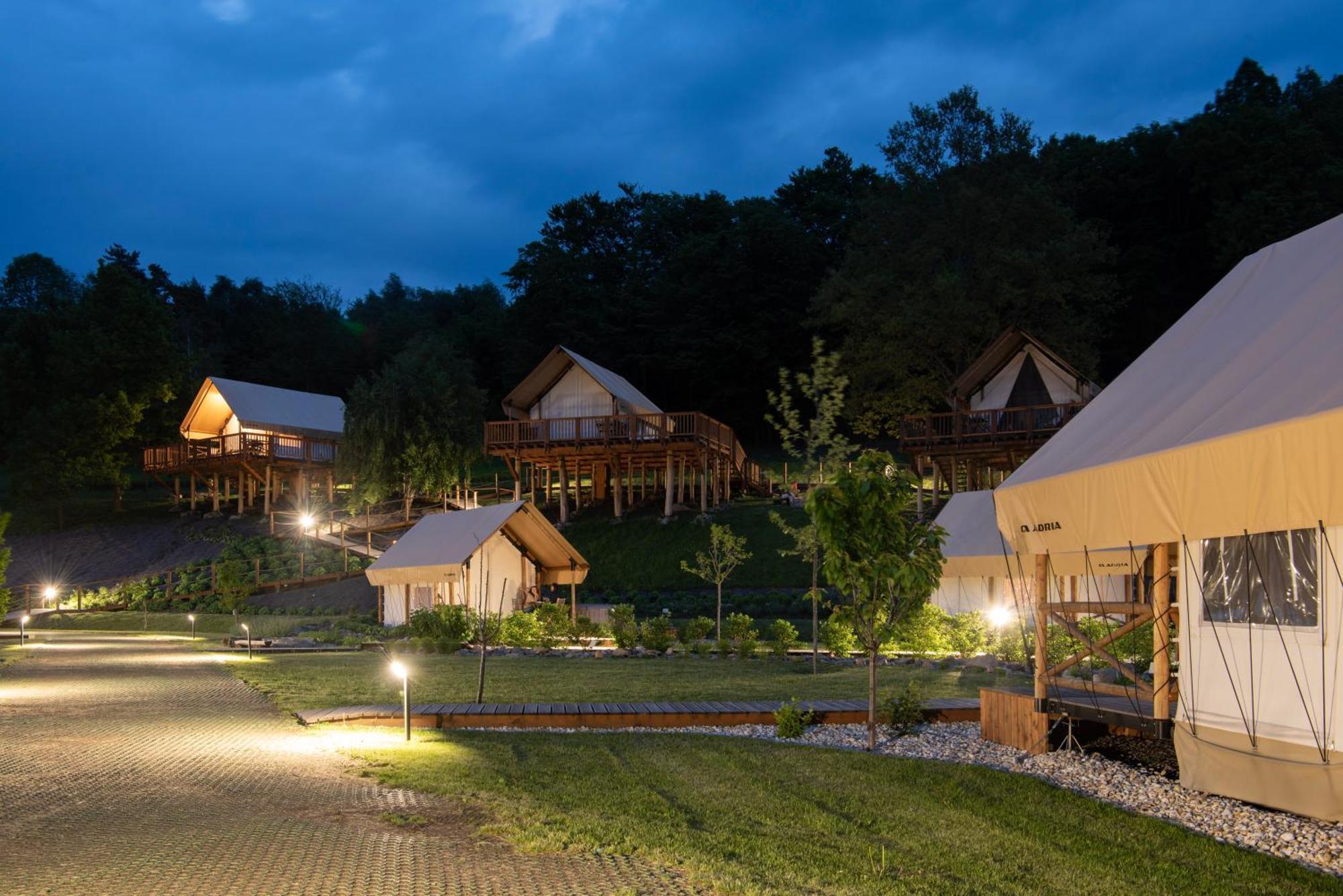 فندق Forrest Glamping Banská Štiavnica المظهر الخارجي الصورة