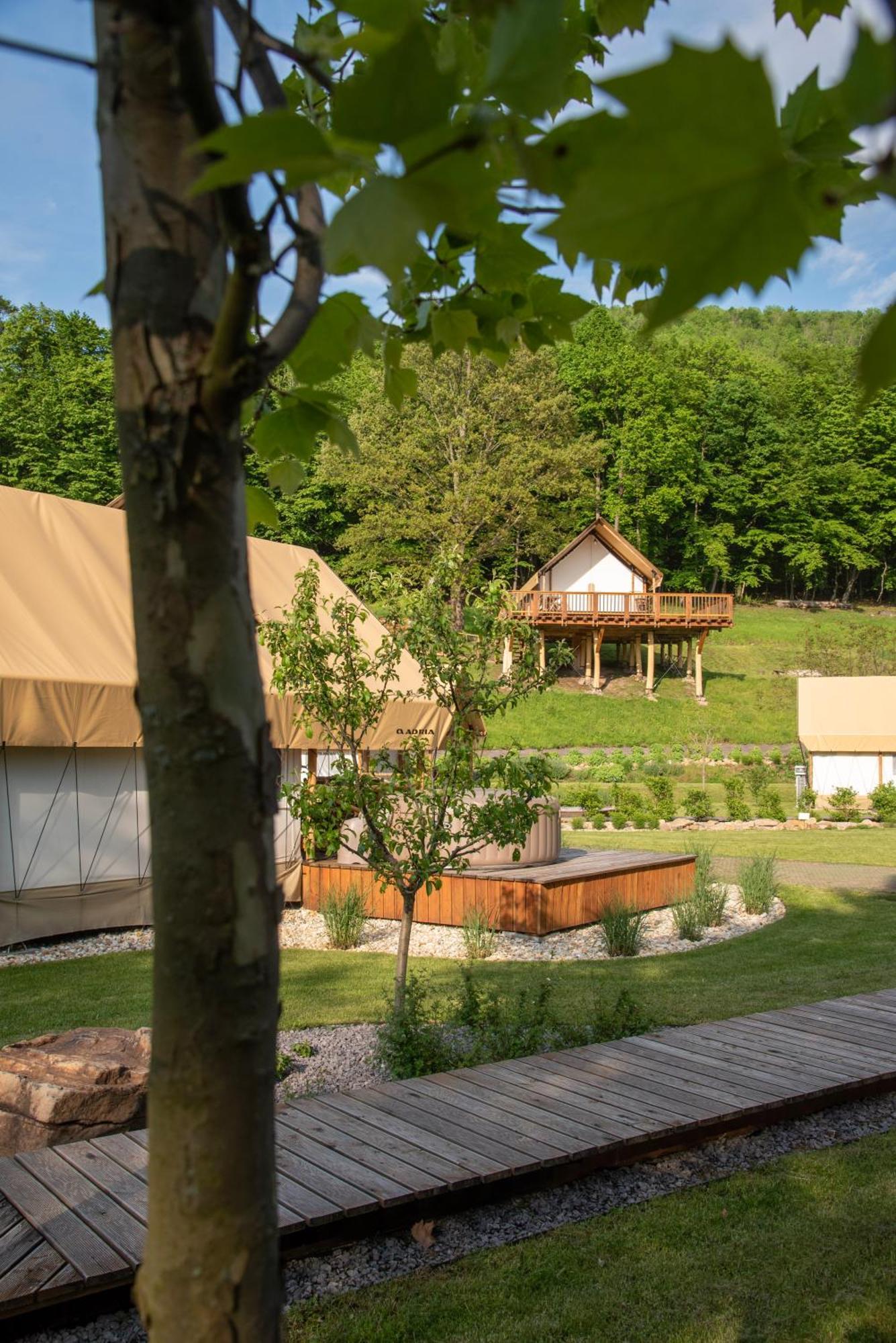 فندق Forrest Glamping Banská Štiavnica المظهر الخارجي الصورة